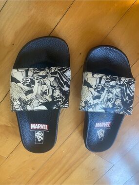 Women of Marvel x Vans Black and White Comic Graphic Slide Sandals